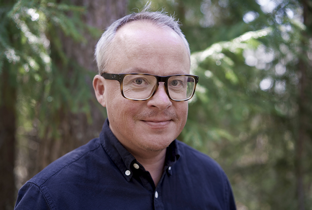 Portrait photo of Tommy Lundgren